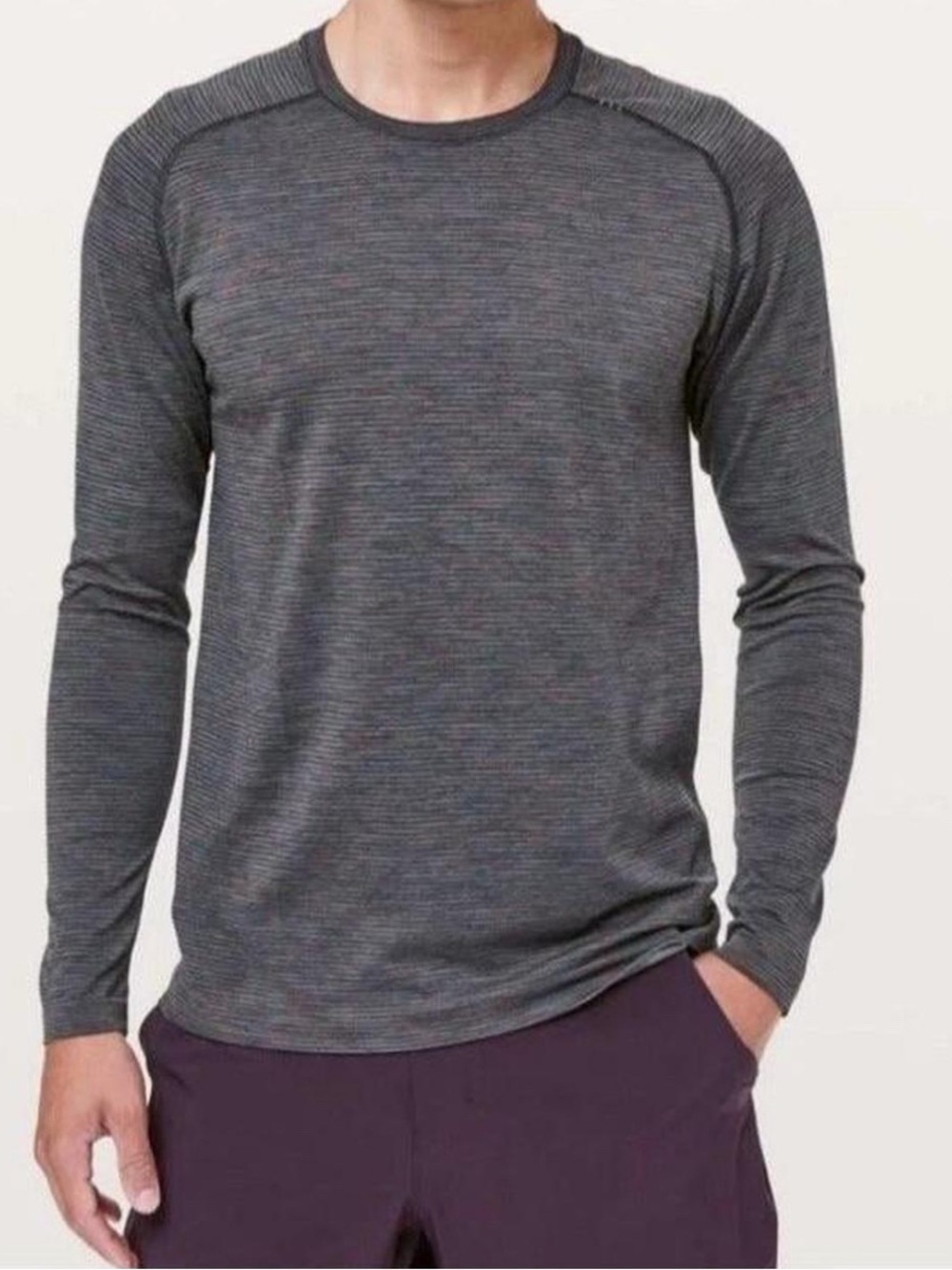 Lululemon Men’s Metal Vent Tech long-sleeve athletic shirt charcoal grey Size M